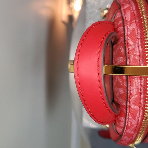 🎉2xHP🎉Michael Kors ♥️NWT♥️ Rhea Zip XS Backpack in Fire Engine Red!♥️♥️♥️ - Picture 5 of 16